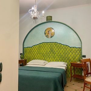 Camera con letto king size